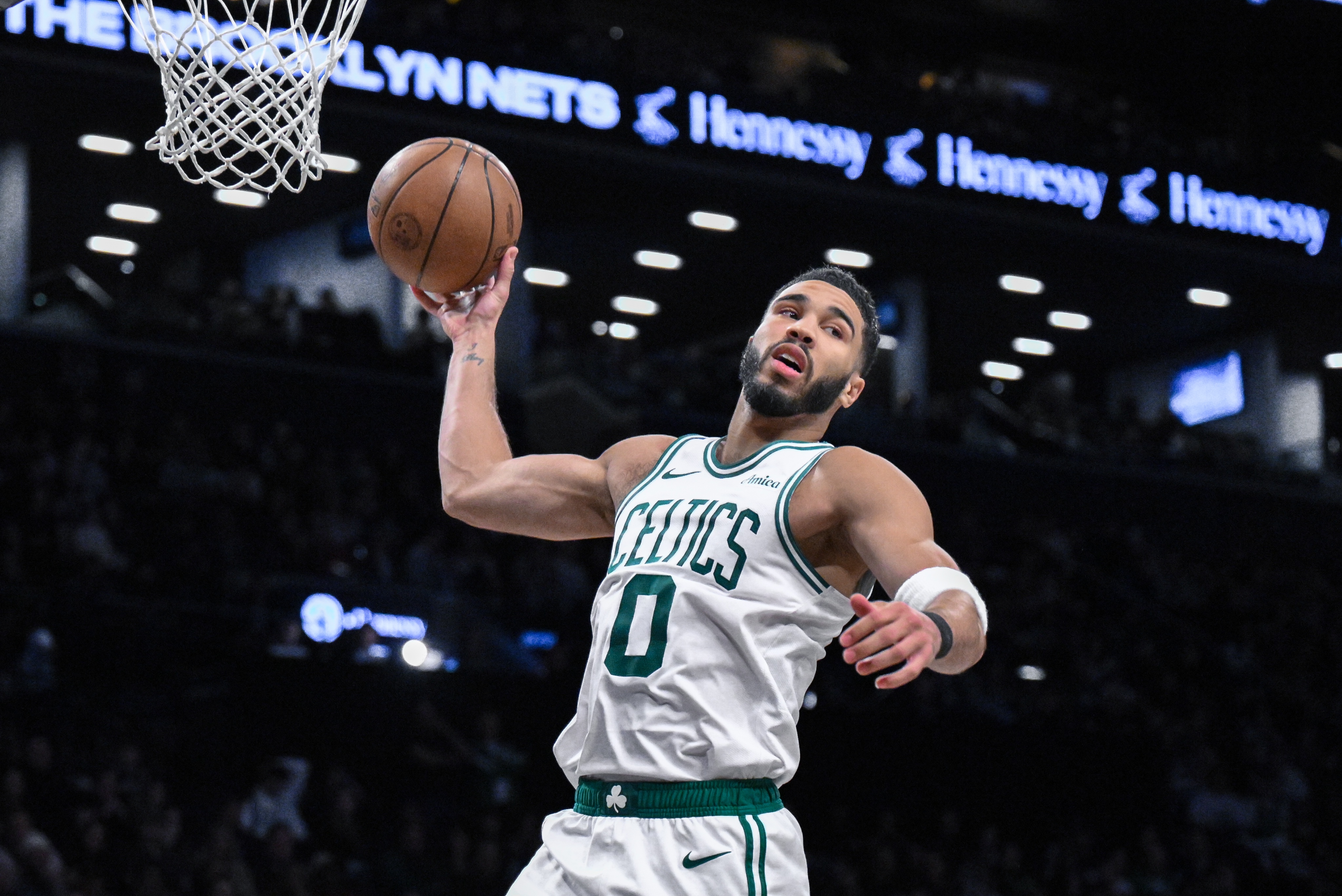 开云中国网站-包含澳大利亚队不断突破！，塔图姆连续十二场比赛得分超过晋级下一阶段引发球迷热议的词条